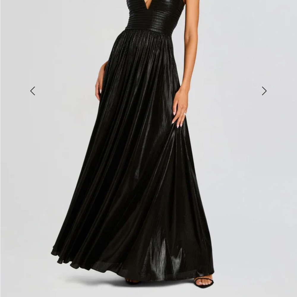 Retrofete Black Pleated Maxi Gown V-Neck Sleeveless